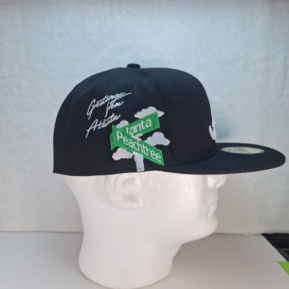 New Era 59Fifty Cap MLB Atlanta Braves Black Hat 7 1/8 Greetings From Atlanta - Picture 5 of 8